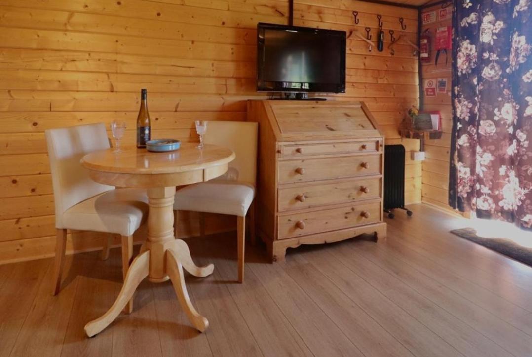 Country Bumpkin - Romantic Couples Stay In Oakhill Cabin Exteriör bild